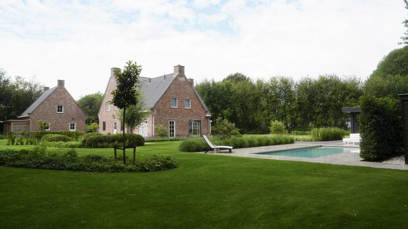 Zwembad met poolhouse 